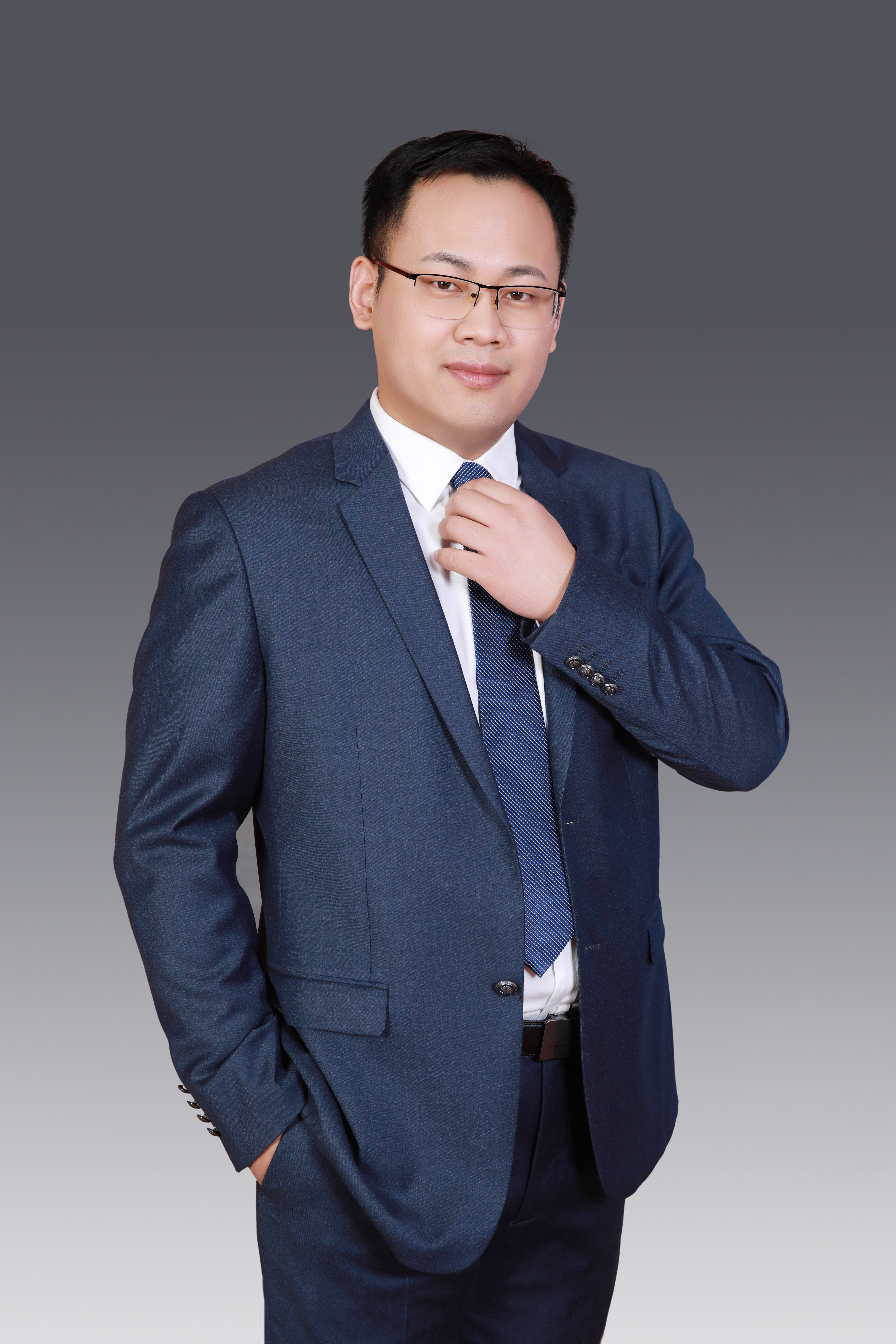 杨烁.jpg